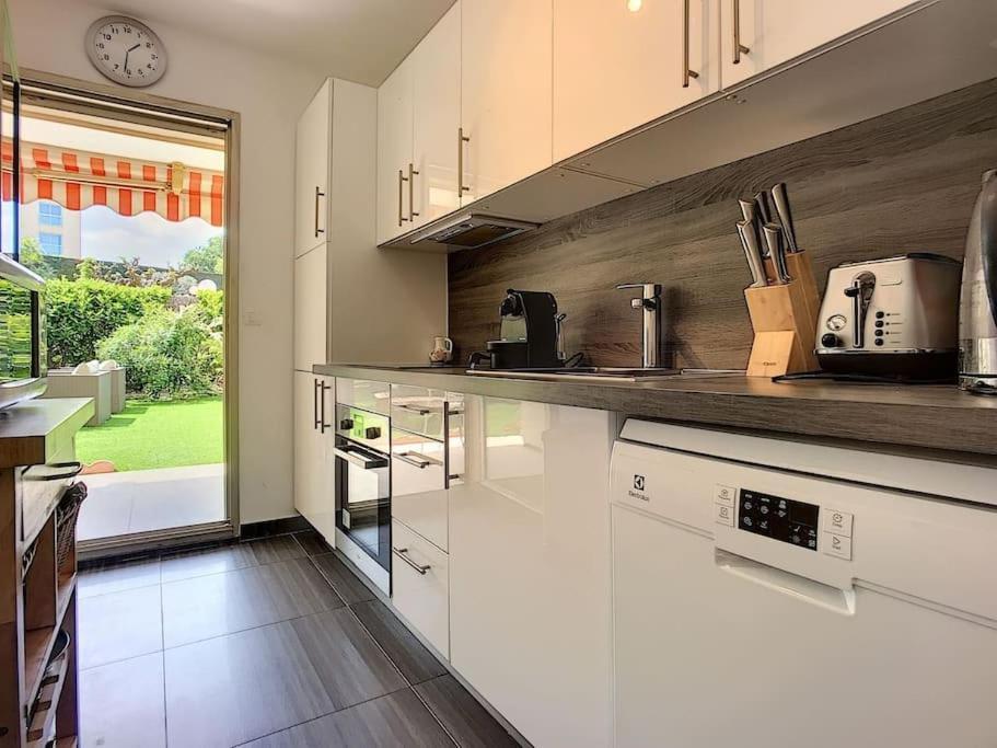 Rabiac - Charming 1 Bedroom With Private Garden Αντίμπ Εξωτερικό φωτογραφία